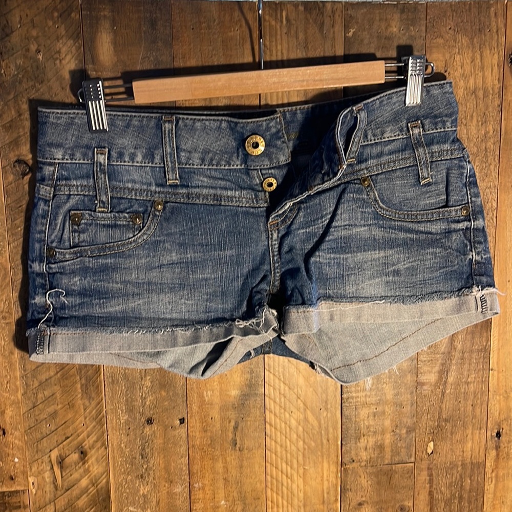 Guess Stretch Shorts - love this fit!